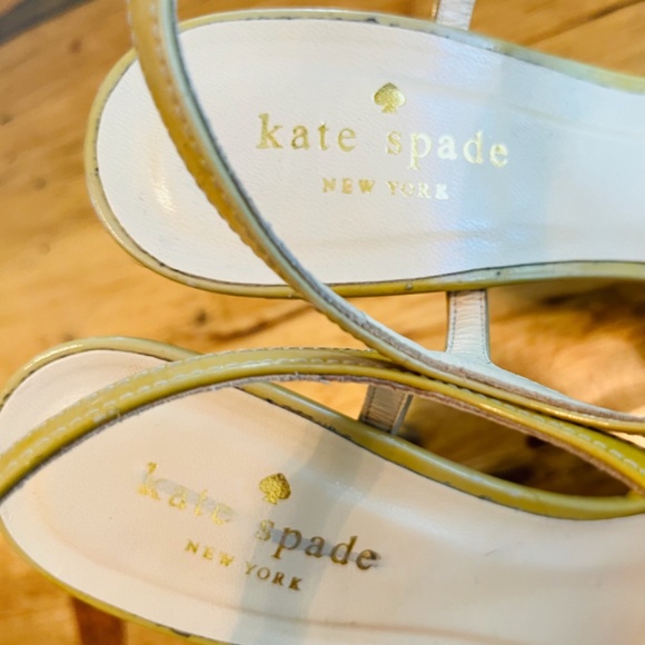 KATE SPADE NY ITALY 7.5B VERO CUOIO Yellow Patent Strappy Heels PUMPS - Picture 3 of 11